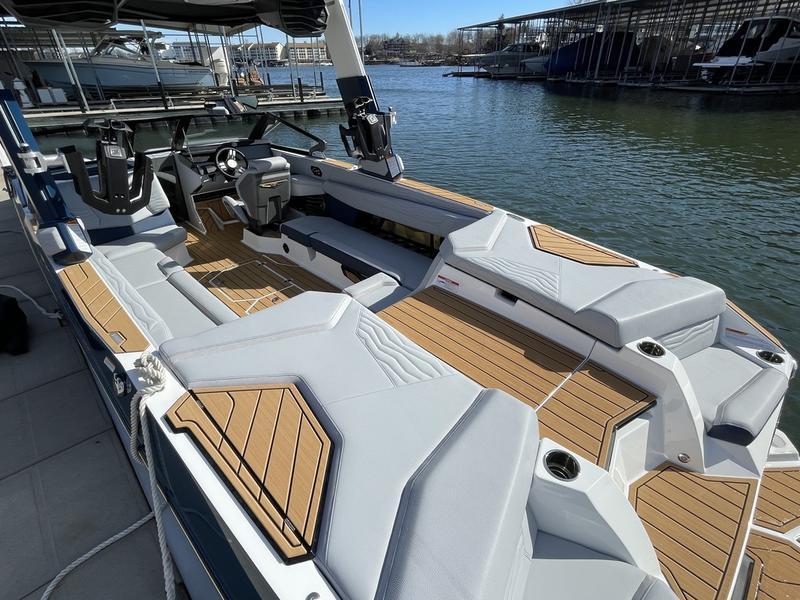2025 Nautique G25