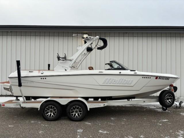 boat.Title