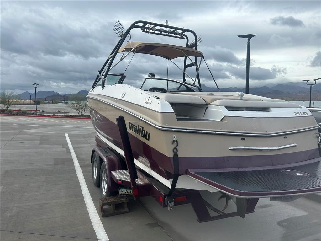 2004 Malibu 25 LSV