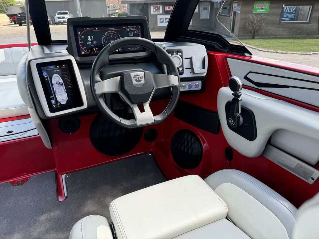 2022 Malibu Boats 21 LX