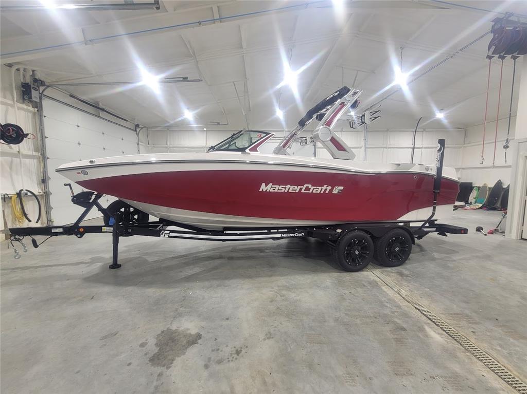 2024 MasterCraft XT24
