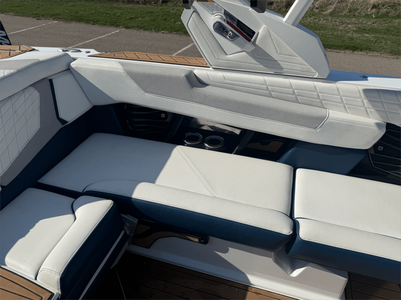 2021 Nautique G23 – Loaded – Spotless