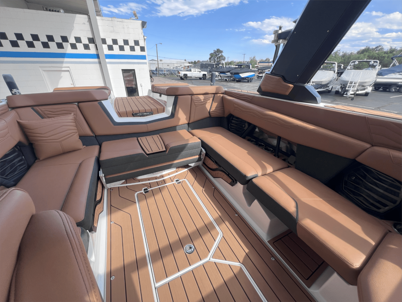 2025 Nautique G23
