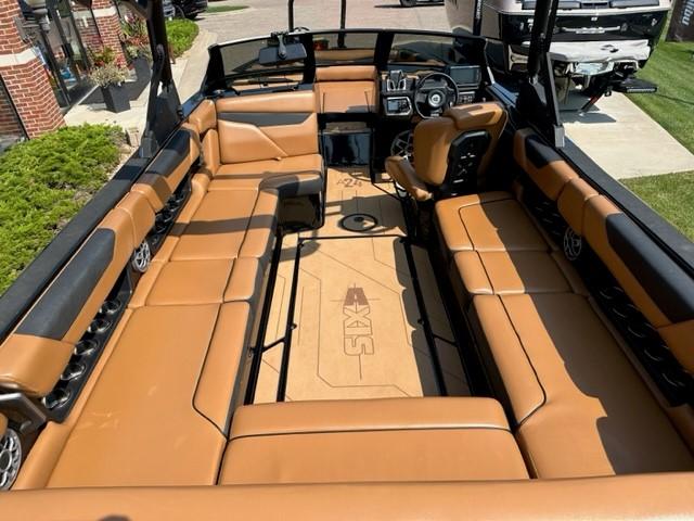 boat.Title