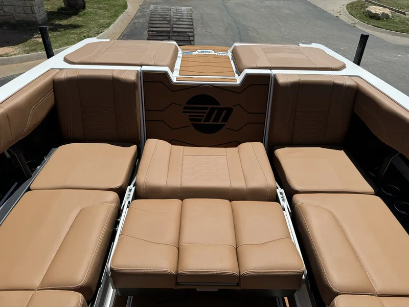 2025 Malibu 23 MXZ