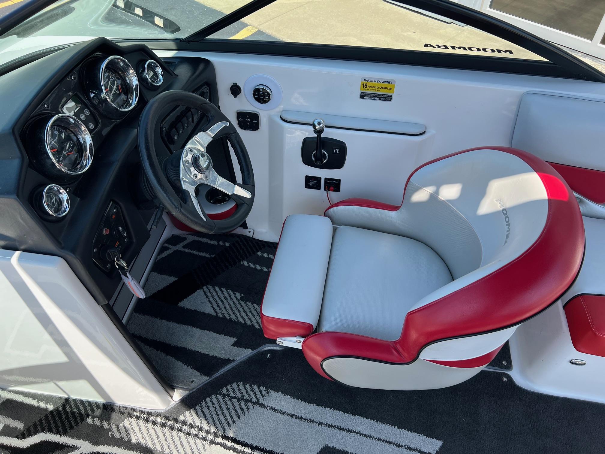 2013 MOOMBA MOJO 2.5 W/SURF SYSTEM AND XXL BALLAST SYSTEM PKG