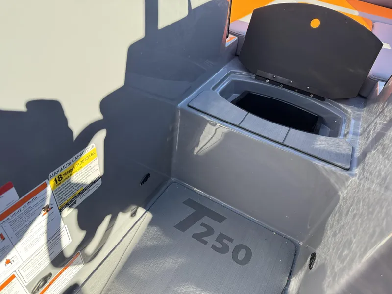 2025 Axis T250