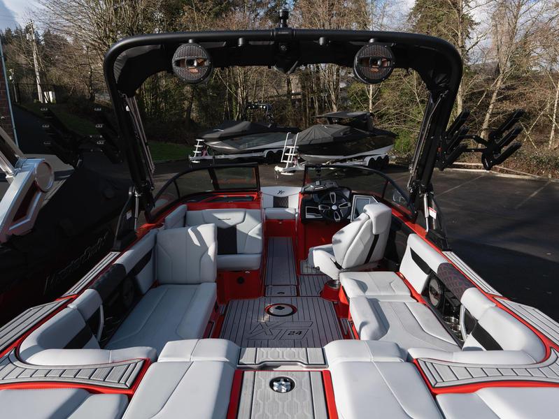 New 2024 MasterCraft XT24
