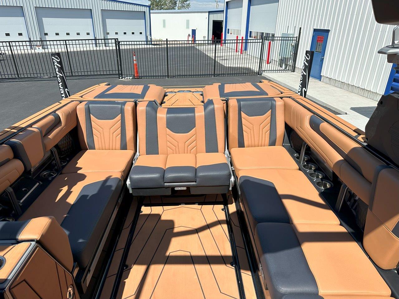 2025 Malibu 25 LSV