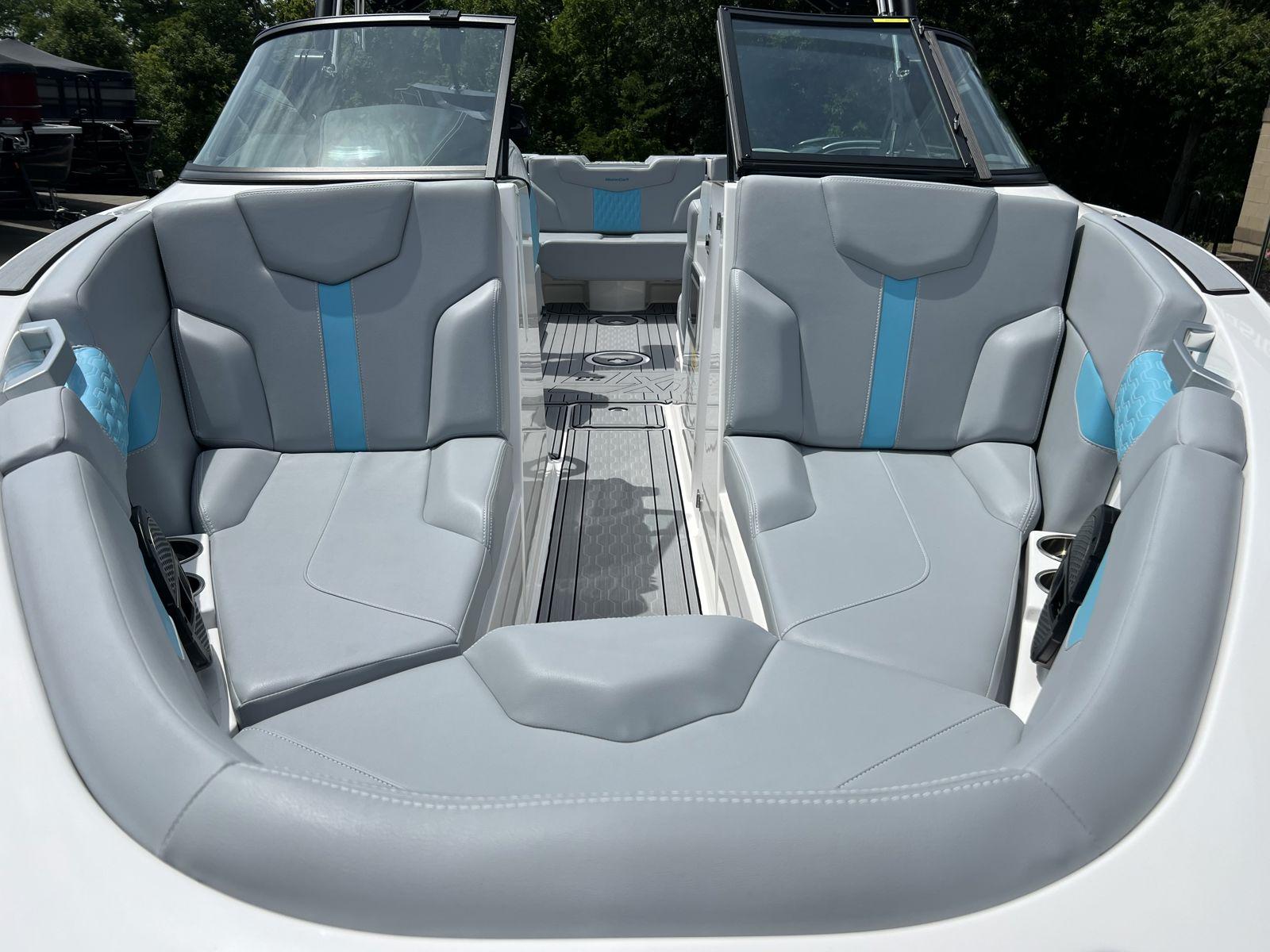 2024 MasterCraft XT23