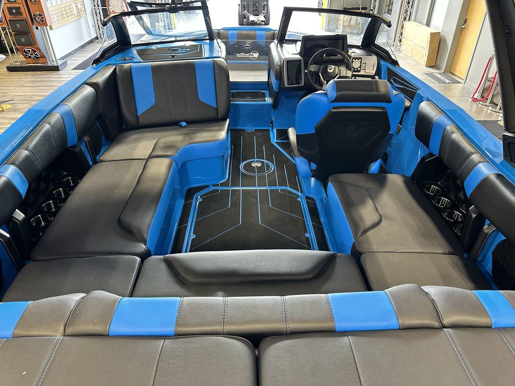 2023 Malibu 21 LX