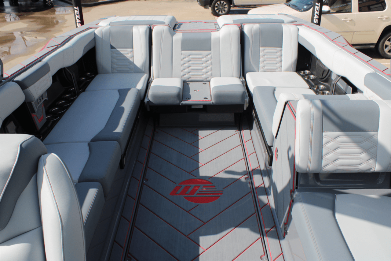 2025 Malibu 26 LSV
