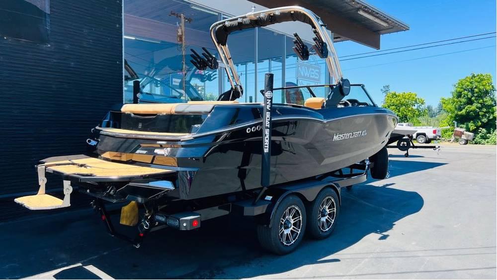 2023 MasterCraft NXT22