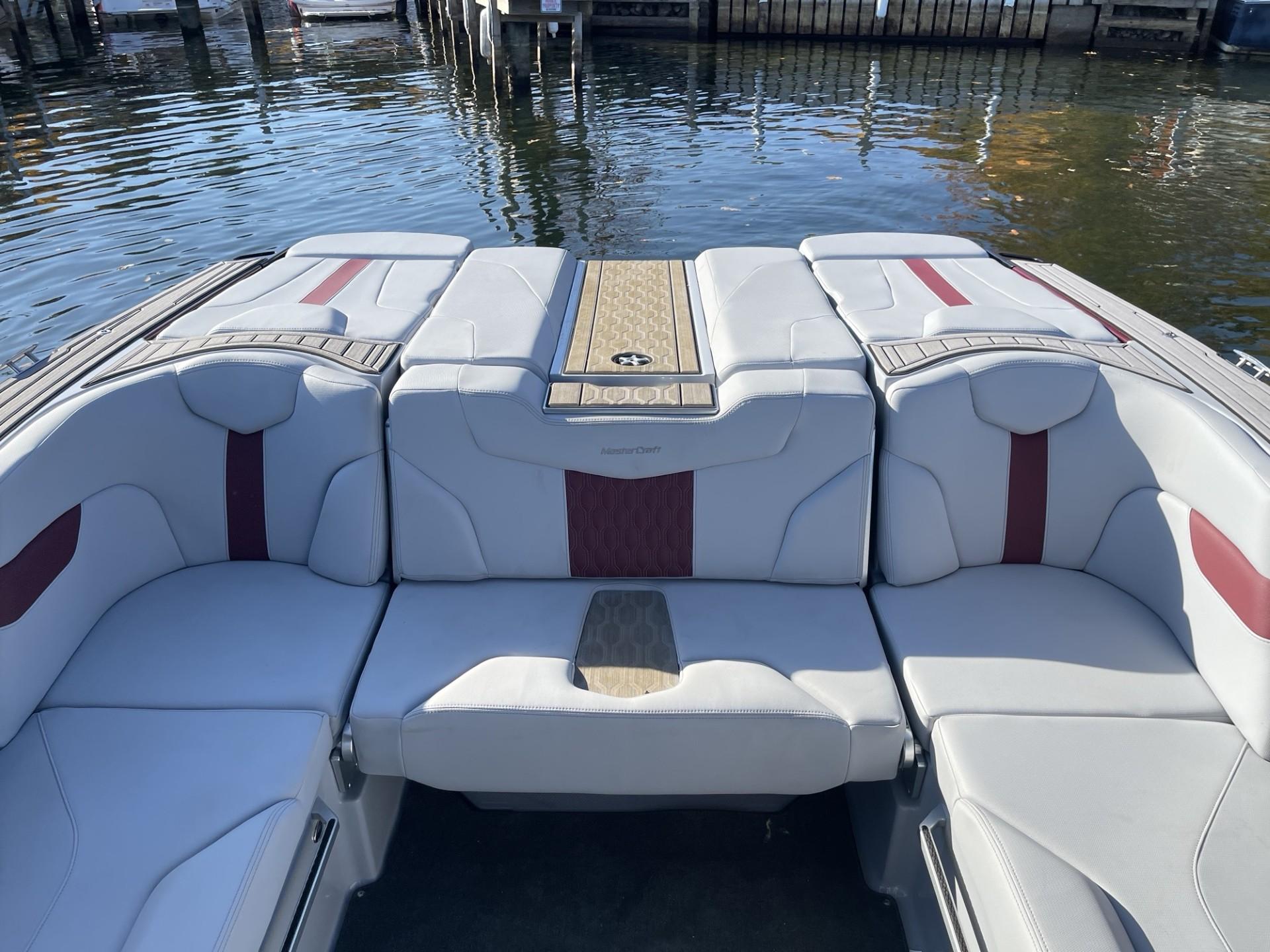 2023 MasterCraft XT23