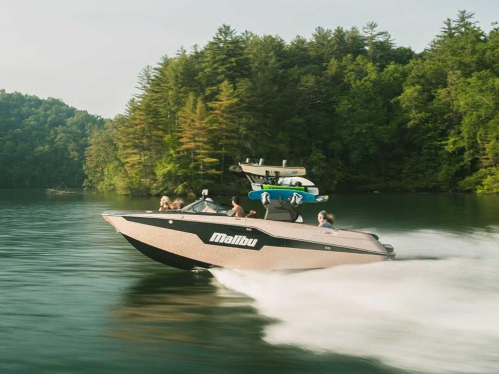2021 Malibu Boats M240