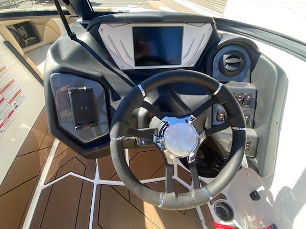 2025 Supreme S220