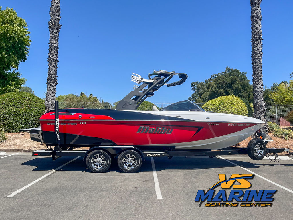2017 Malibu Boats 23 LSV