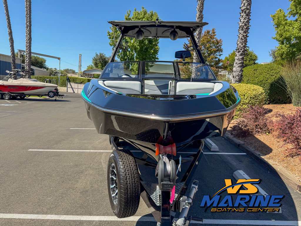 2023 Axis Wake Research T220
