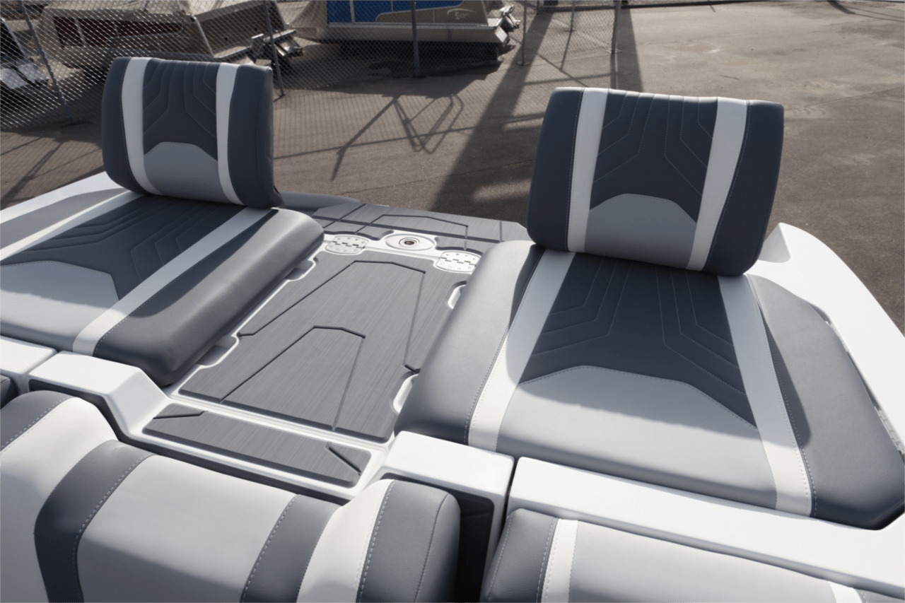 2025 Malibu 25 LSV