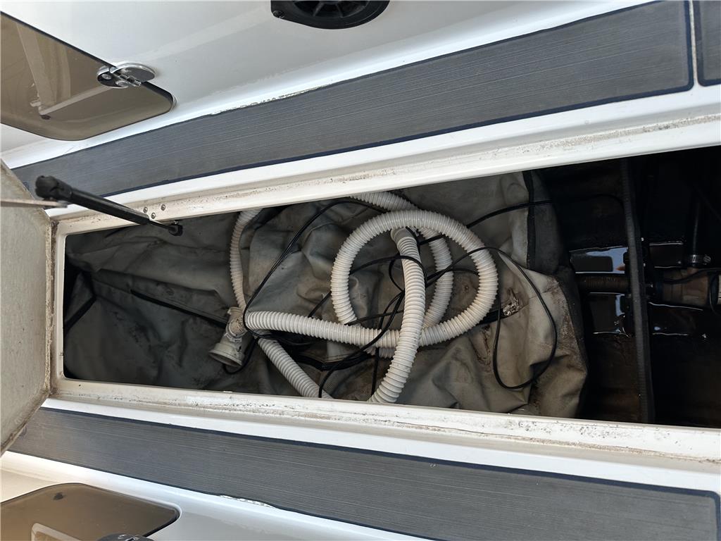 2005 Malibu 25 LSV