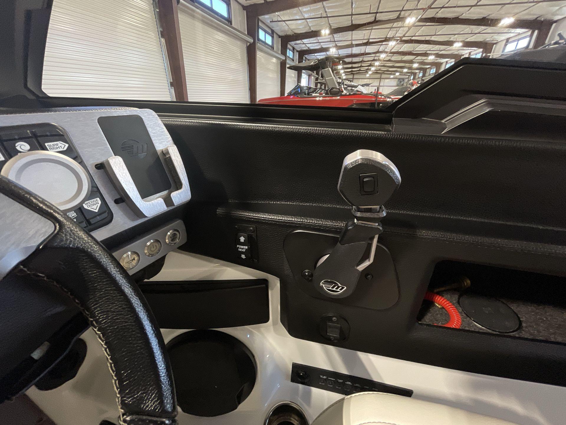 2023 Malibu 26LSV