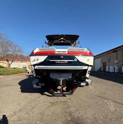 2021 Malibu M220 w Trailer