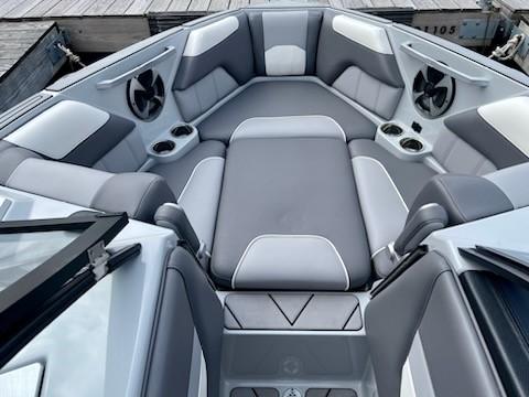 2021 Malibu Wakesetter 25 LSV