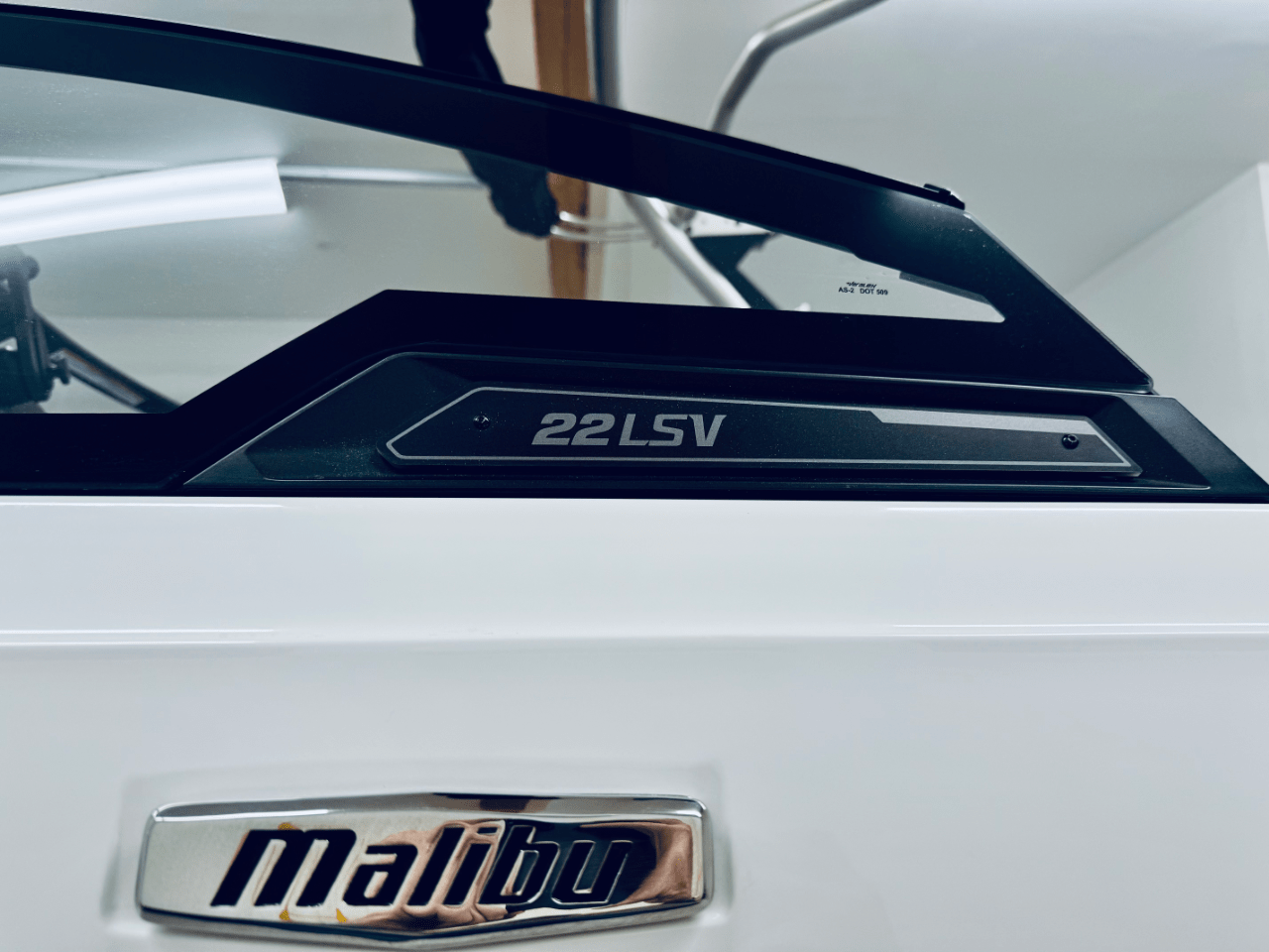 2023 Malibu 22 LSV