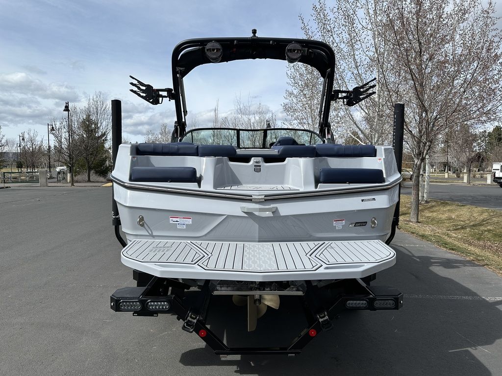2024 MasterCraft XT22 T