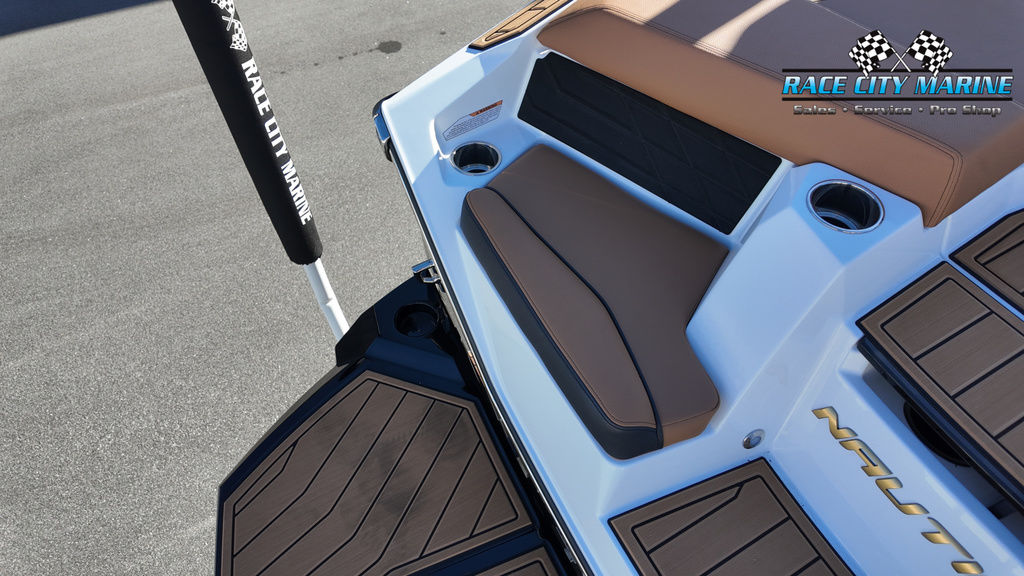 2025 Nautique S21