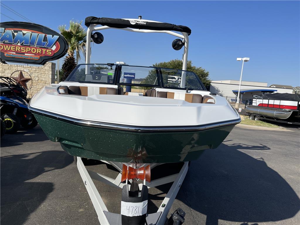2024 Malibu Boats Wakesetter 21 LX