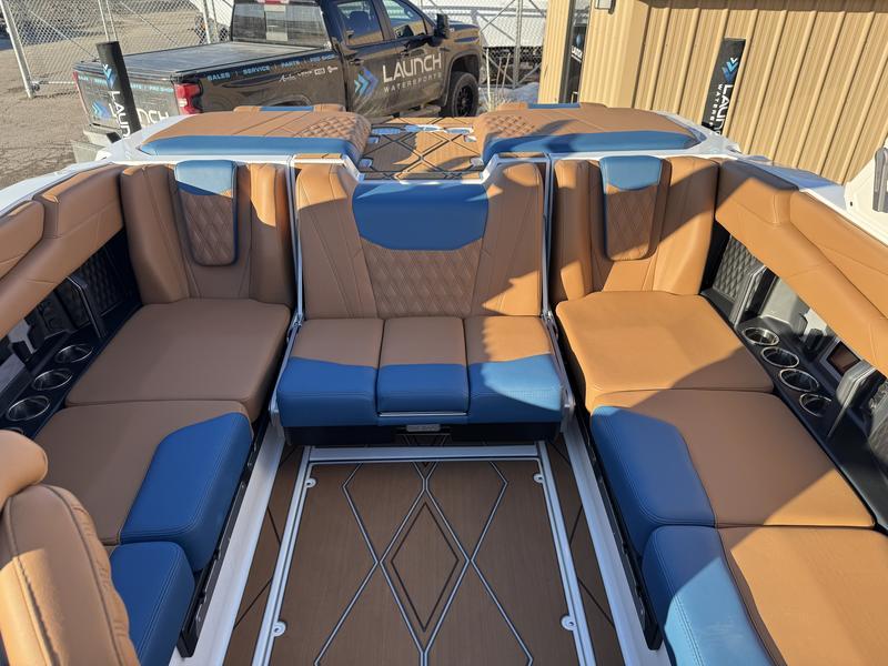 2025 Malibu M230
