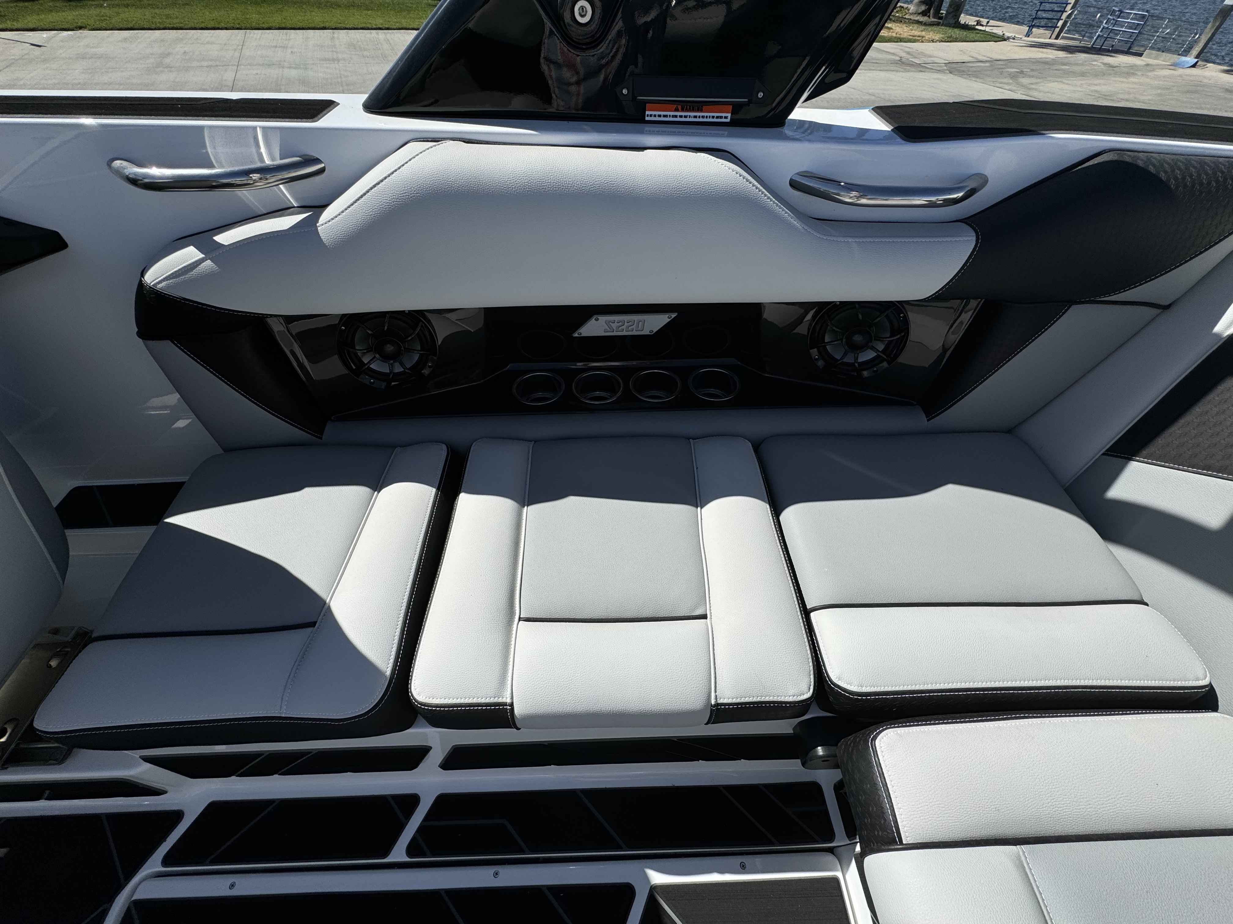 2025 Supreme S220
