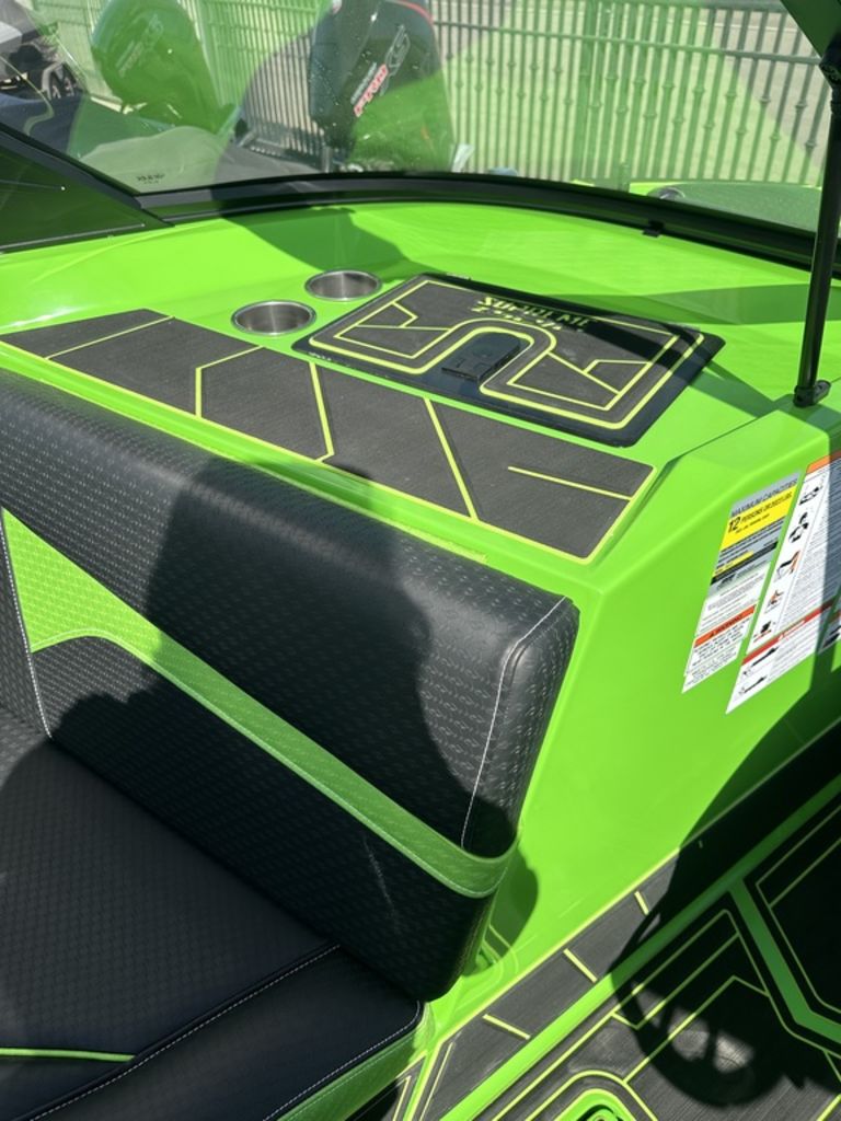 2024 supreme boats ZS212