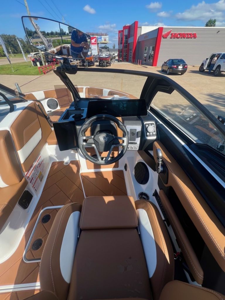 2025 Malibu Boats 23 LSV