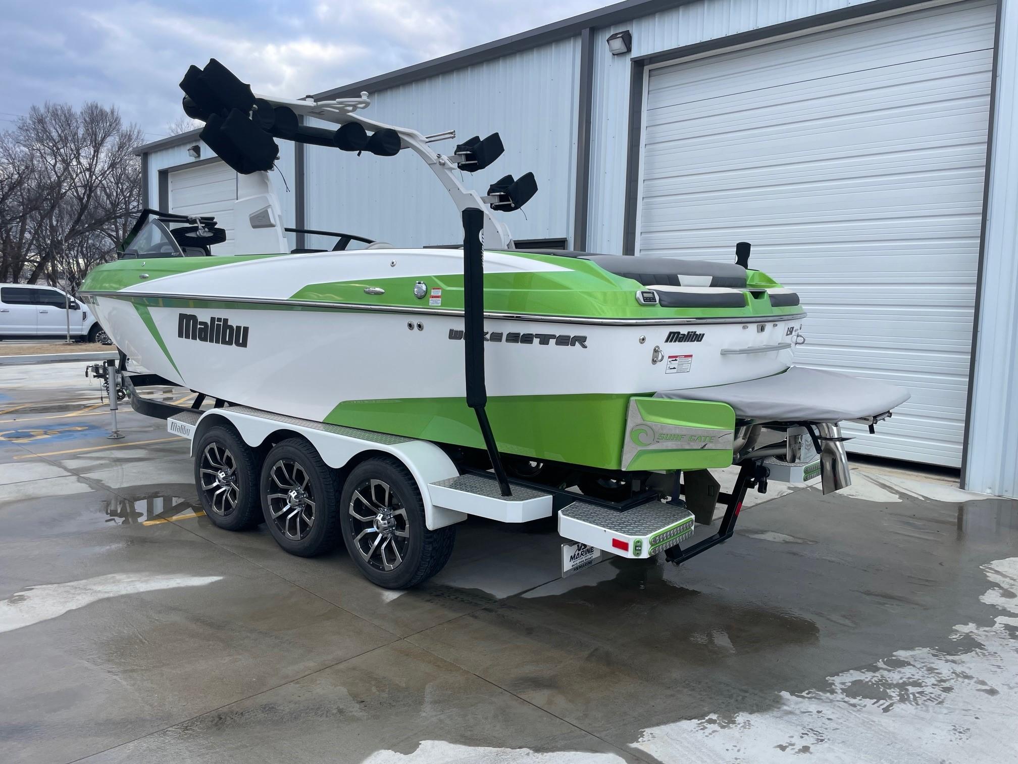 2018 Malibu 25LSV Brochure Boat