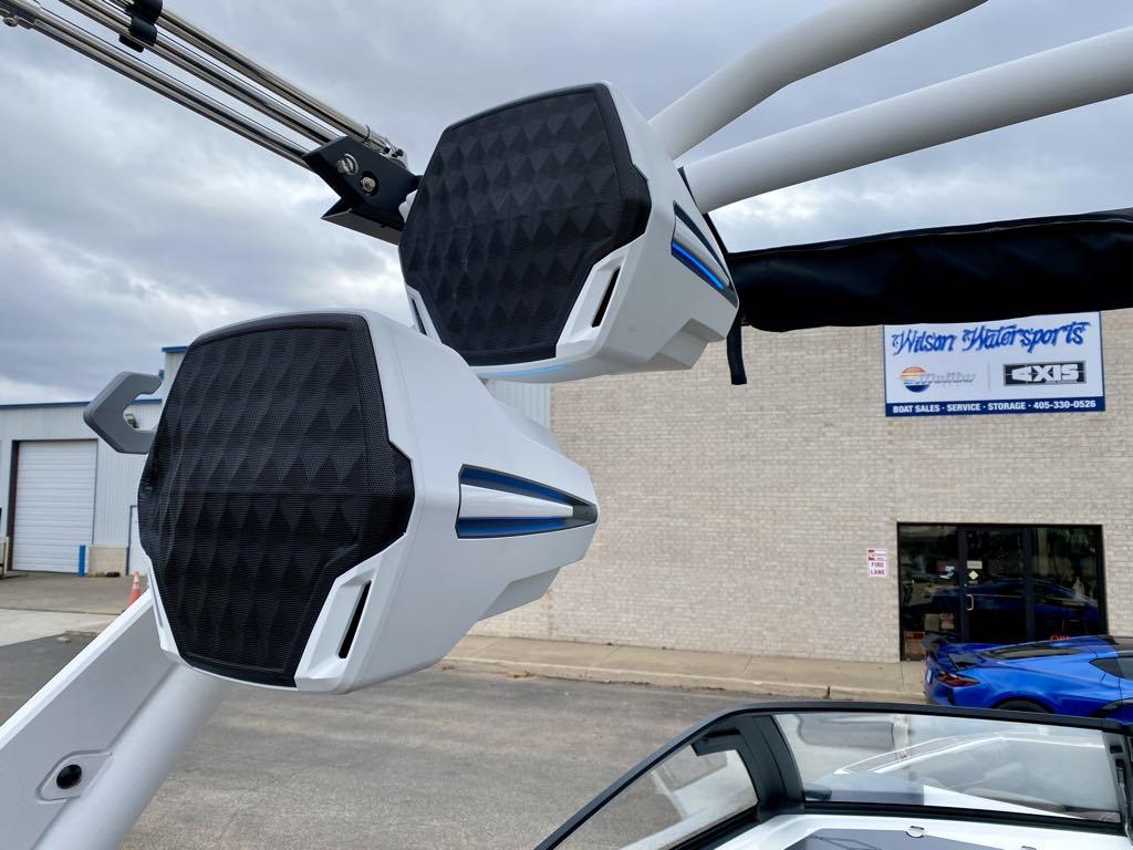 2025 Malibu M230