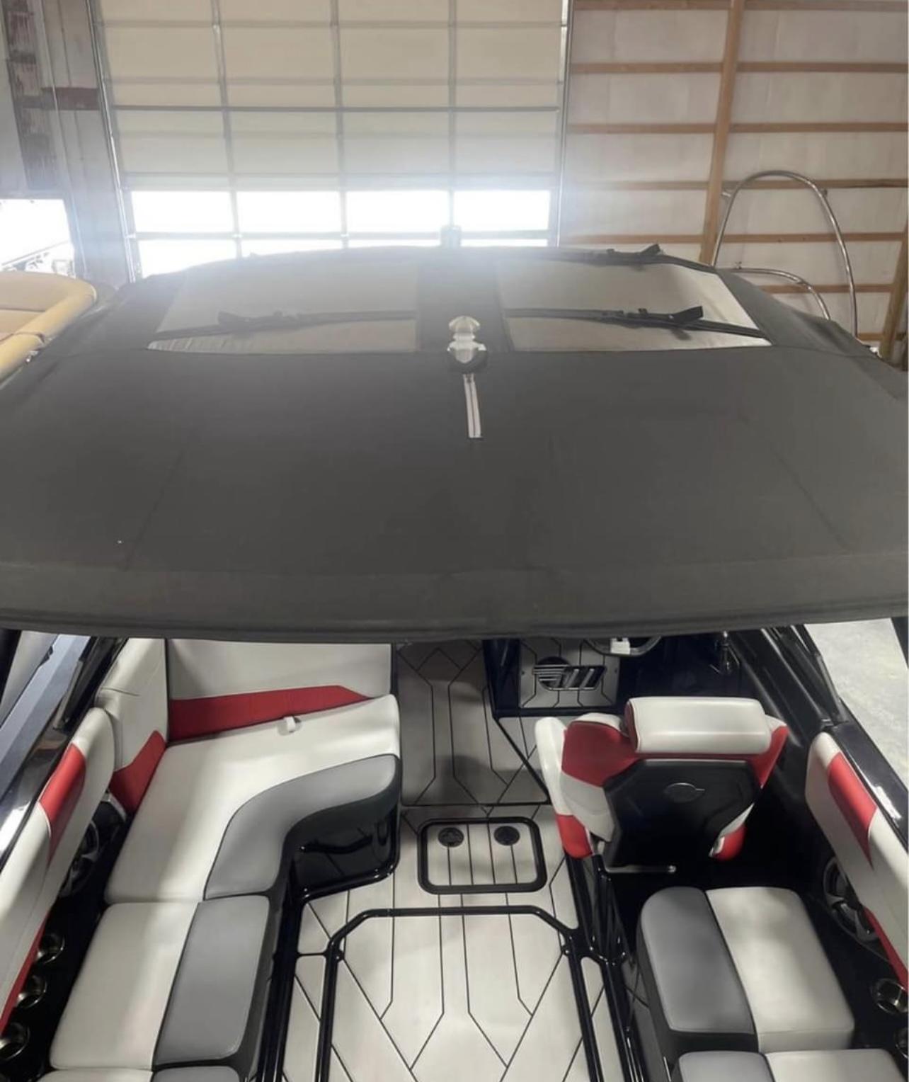 2020 Malibu 23LSV LOW HOURS