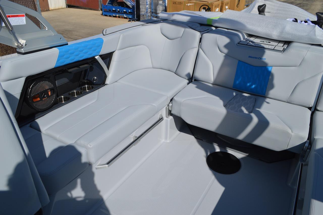 2024 MasterCraft XT22