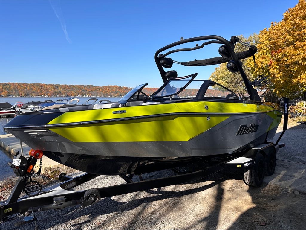 2025 Malibu Boats 23 LSV