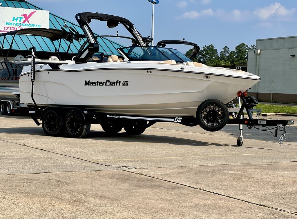 2023 MasterCraft XT23