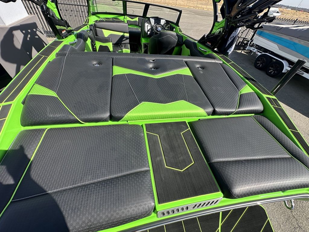 2024 supreme boats ZS212