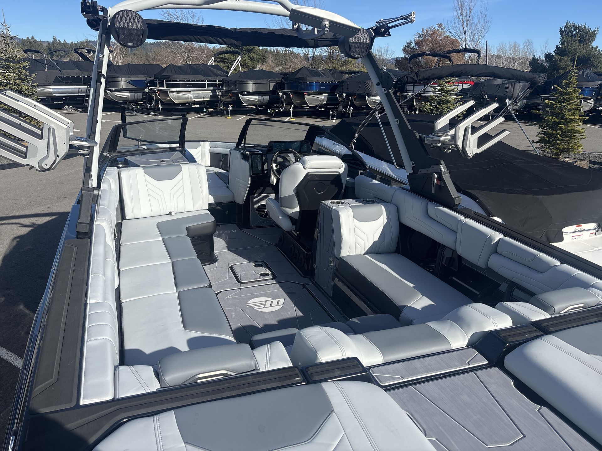 2025 Malibu 25LSV
