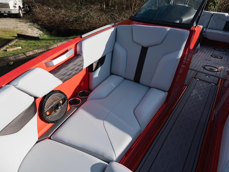 New 2024 MasterCraft XT24