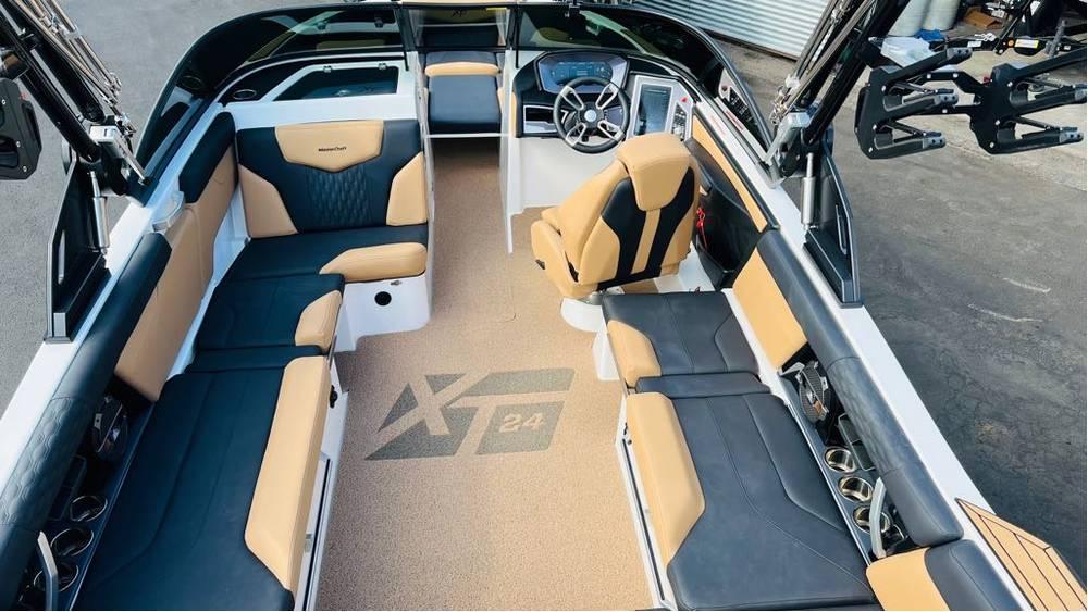 2022 MasterCraft XT24