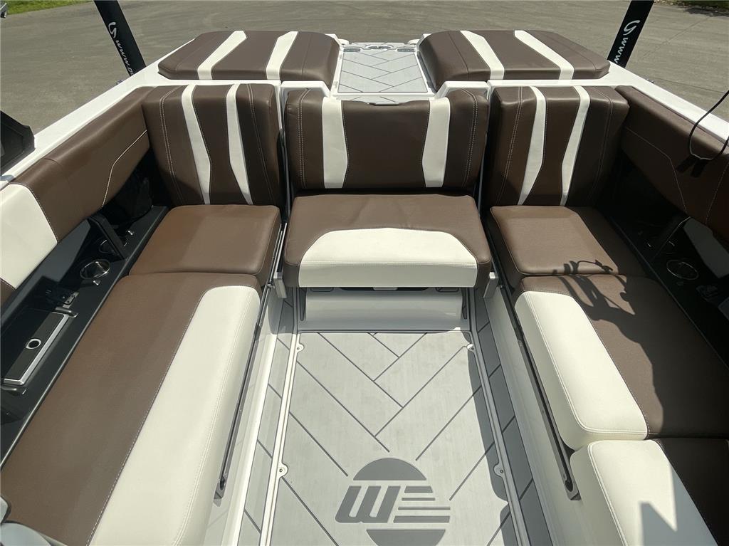 2024 Malibu 22 LSV