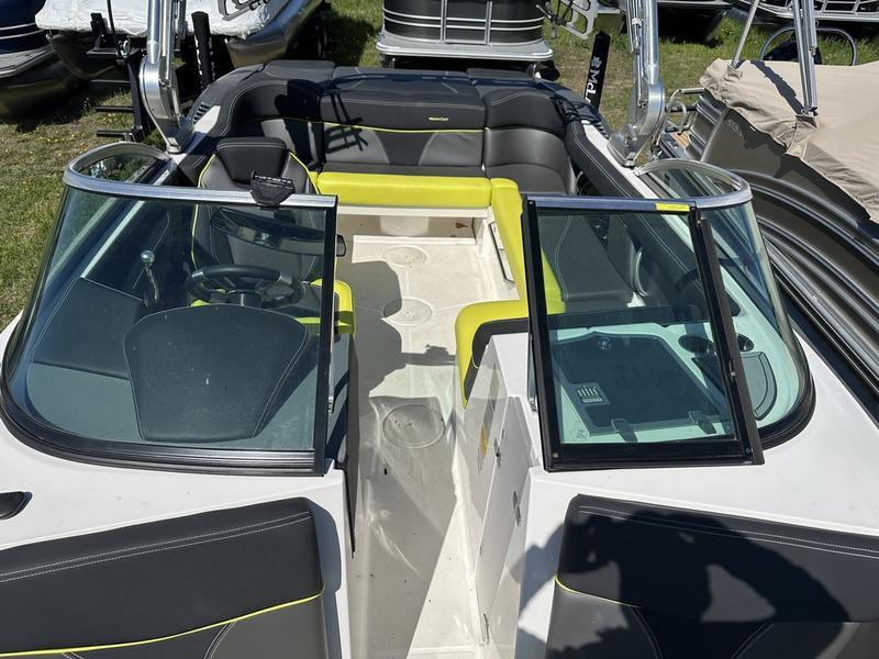 2021 MASTERCRAFT XT 21