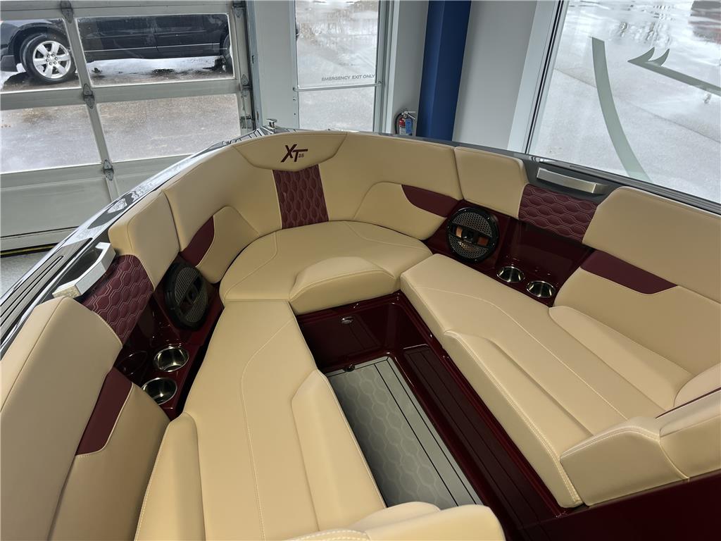 2024 MasterCraft XT25