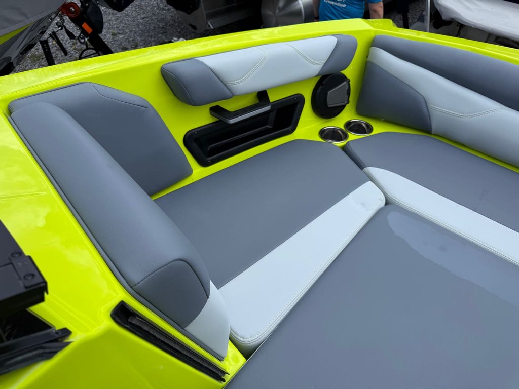 2025 Axis A20