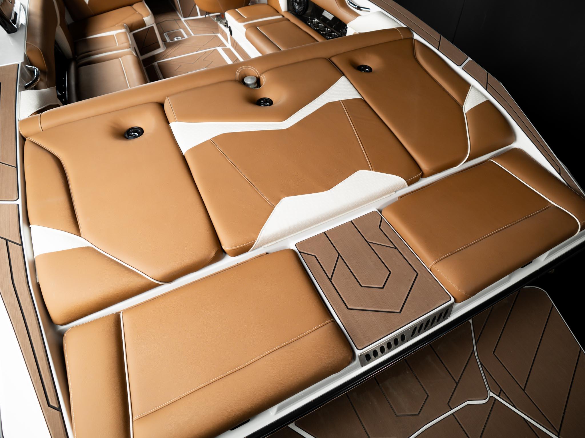 2025 Supreme S240 &#8211; White Frost / Castano Brown Interior